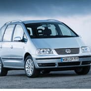 VW_Sharan_Peek