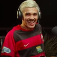 Transa rindo e dorme chorando